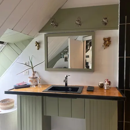 2 Chambres, Terrasse , Proche Centre , Calme *